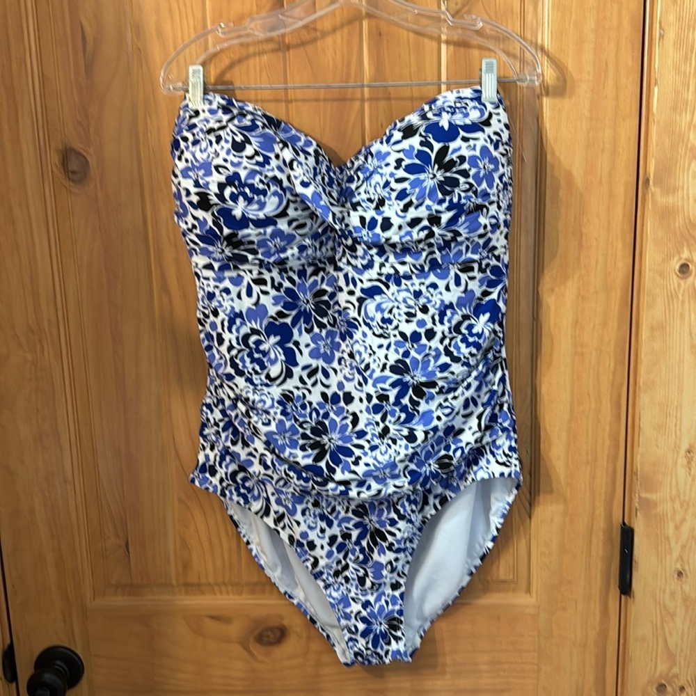 Liz Claiborne One Piece Swimsuit Size 24W Blue/Black Flowers No Straps